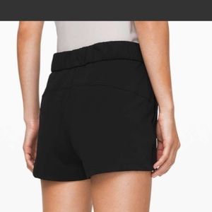 Lululemon On The Fly Shorts 2.5”